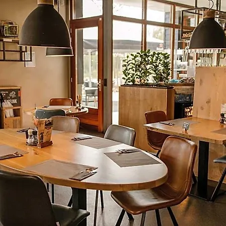 Hotel De La Rue Vakantiesuites Werkendam